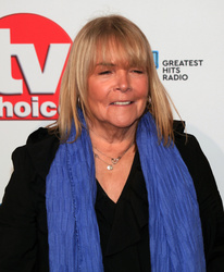  Linda Robson