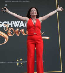 Rachel Tucker 