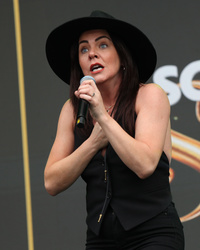  Rachel Tucker 