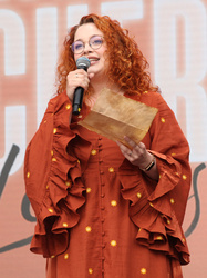  Carrie Hope Fletcher