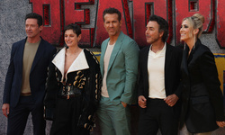 Hugh Jackman, Emma Corrin, Ryan Reynolds, Shawn Levy and Wendy Jacobson