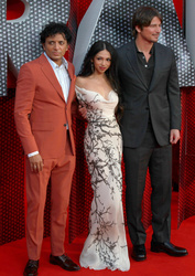 M Night Shyamalan, Saleka and Josh Hartnett 