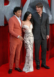 M Night Shyamalan, Saleka and Josh Hartnett 