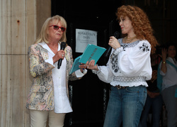 Elaine Paige and Bernadette Peters 