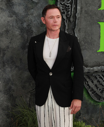  Burn Gorman 