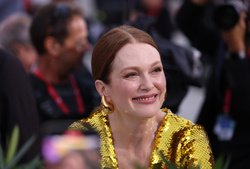 Julianne Moore  