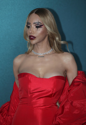 Munroe Bergdorf 