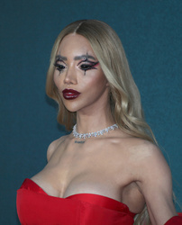 Munroe Bergdorf 