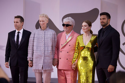  Alessandro Nivola, Tilda Swinton, Pedro Almodovar, Julianne Moore and Alvise Rigo  