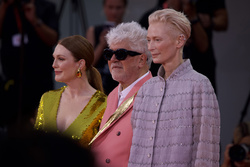  Julianne Moore , Pedro Almodovar and Tilda Swinton  