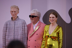  Julianne Moore , Pedro Almodovar and Tilda Swinton  