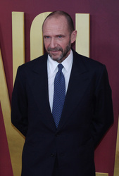  Ralph Fiennes