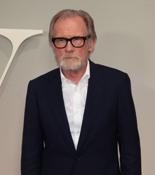  Bill Nighy 