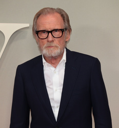  Bill Nighy 