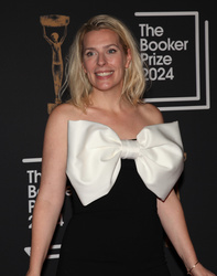  Sara Pascoe