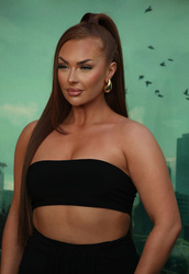 Demi Jones 