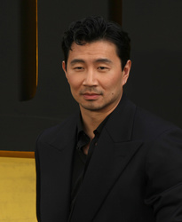  Simu Liu 