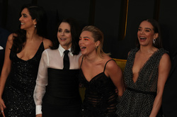 Geraldine Viswanathan, Julia Louis-Dreyfus, Florence Pugh, Hannah John-Kamen  