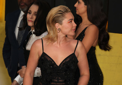Geraldine Viswanathan, Julia Louis-Dreyfus, Florence Pugh 