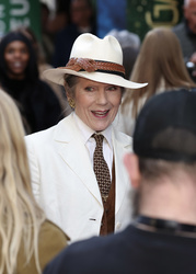 Lorraine Chase 