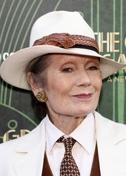 Lorraine Chase 