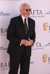 Jonathan Pryce 