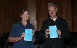 Vincent Delecroix  and   Helen Stevenson 
