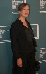  Helen Stevenson 